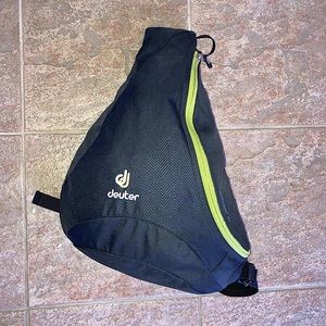 DEUTER Tommy daypack chest bag medium crossbody 8L